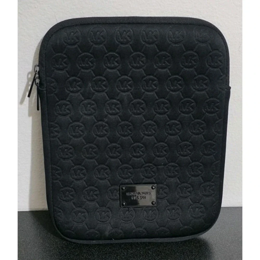 MICHAEL KORS‎ Embossed Logo Black Ipad Tablet Sleeve Kindle Case Cover MK EUC